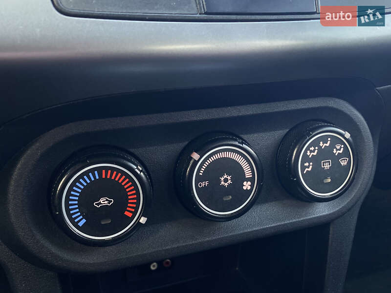 Седан Mitsubishi Lancer 2010 в Києві фото 15 Седан Mitsubishi Lancer 2010 в Києві