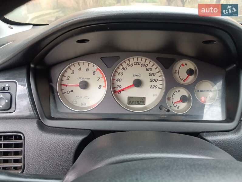 Седан Mitsubishi Lancer 2004 в Вінниці