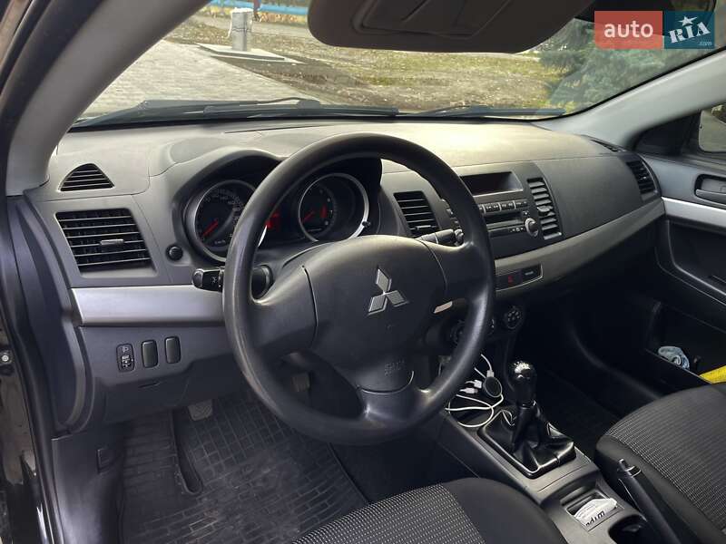 Седан Mitsubishi Lancer 2008 в Днепре