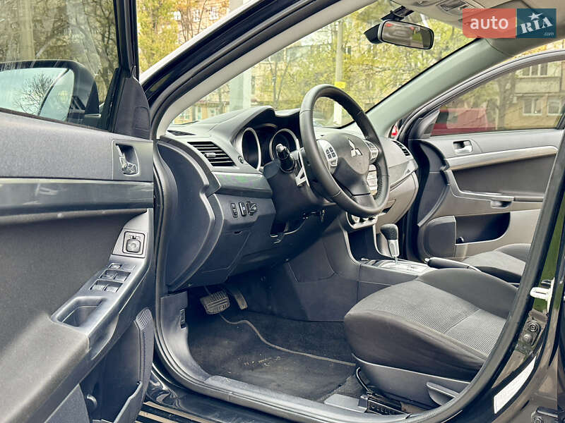 Седан Mitsubishi Lancer 2009 в Одесі