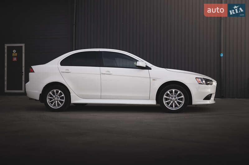 Седан Mitsubishi Lancer 2014 в Білгороді-Дністровському