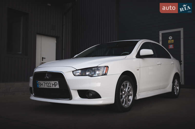Седан Mitsubishi Lancer 2014 в Білгороді-Дністровському