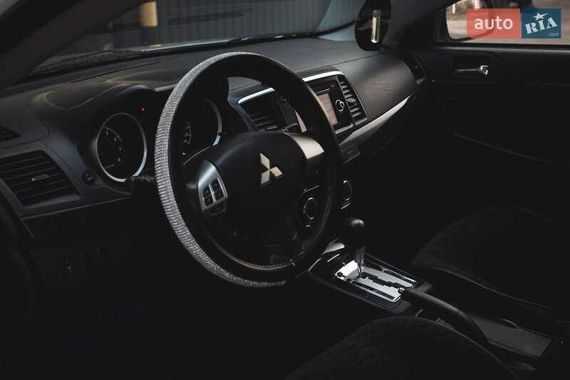 Седан Mitsubishi Lancer 2014 в Білгороді-Дністровському