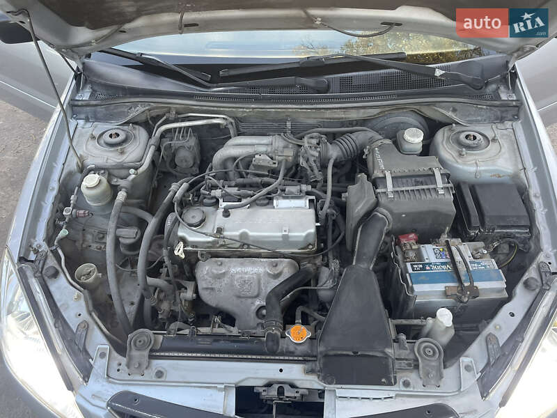 Седан Mitsubishi Lancer 2004 в Теофиполе