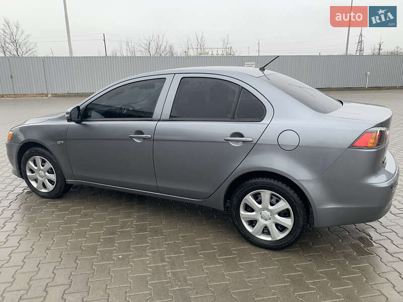 Седан Mitsubishi Lancer 2015 в Киеве