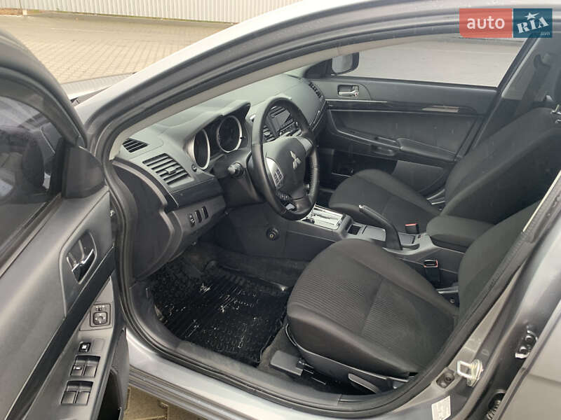 Седан Mitsubishi Lancer 2015 в Киеве
