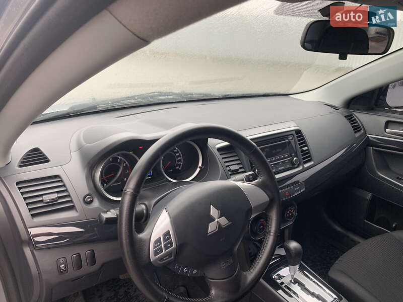 Седан Mitsubishi Lancer 2015 в Киеве