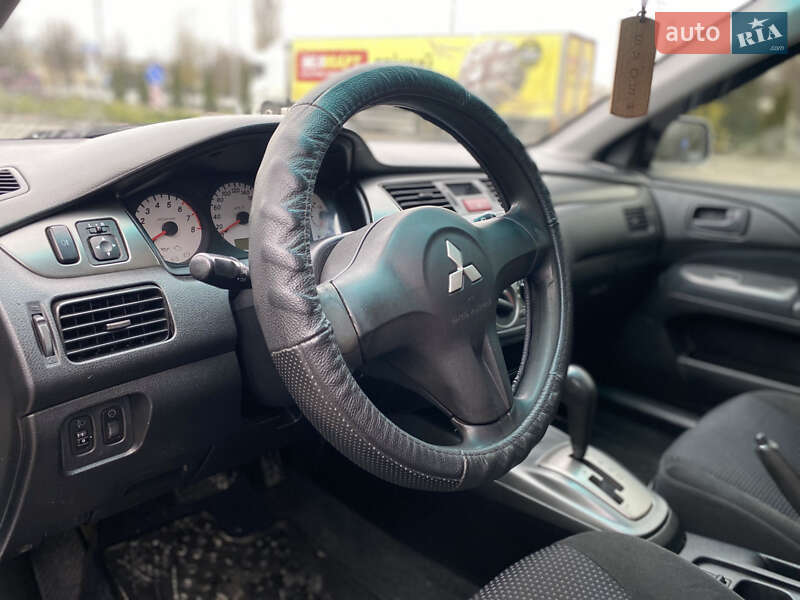 Седан Mitsubishi Lancer 2009 в Кременчуге