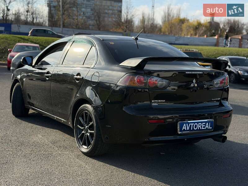 Седан Mitsubishi Lancer 2015 в Кривому Розі