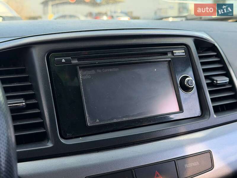 Седан Mitsubishi Lancer 2015 в Кривому Розі