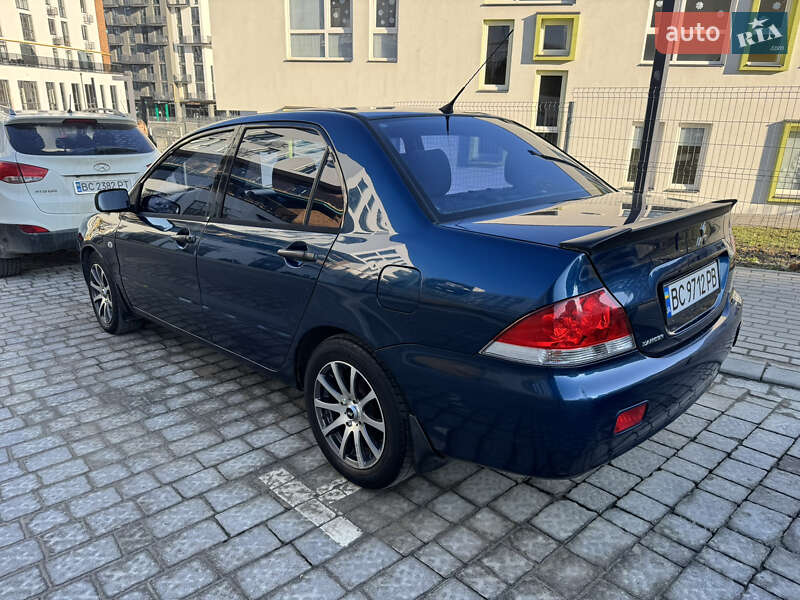 Седан Mitsubishi Lancer 2003 в Львові фото 4 Седан Mitsubishi Lancer 2003 в Львові