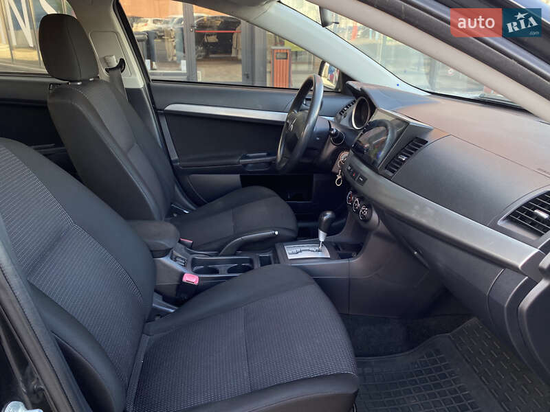 Седан Mitsubishi Lancer 2010 в Киеве фото 24 Седан Mitsubishi Lancer 2010 в Киеве