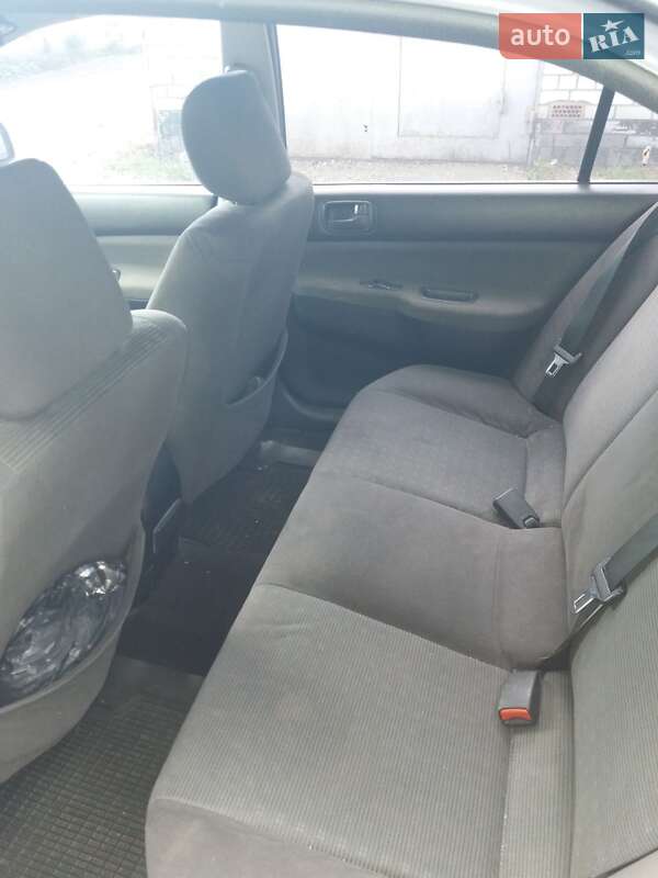 Седан Mitsubishi Lancer 2004 в Києві