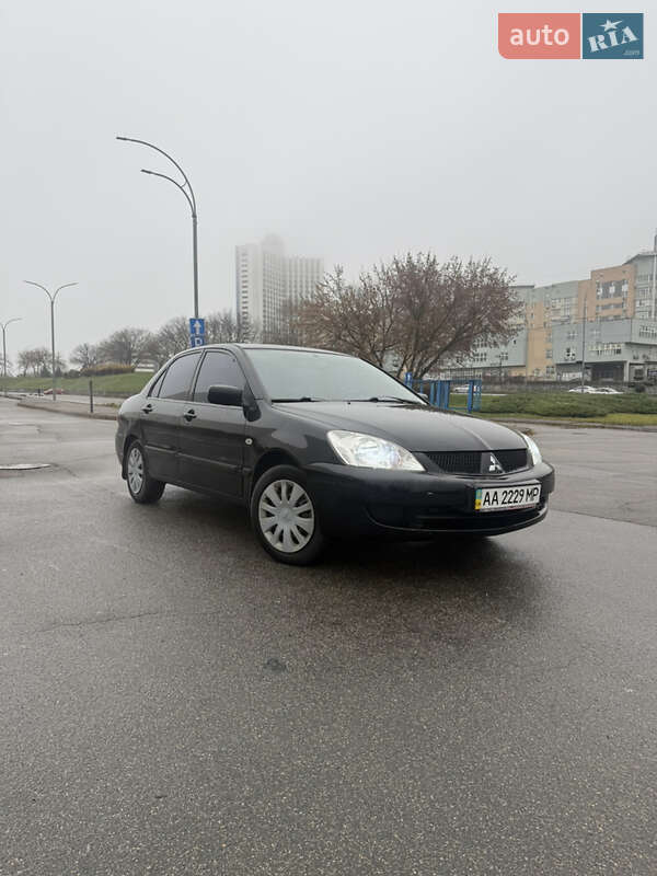 Седан Mitsubishi Lancer 2007 в Киеве