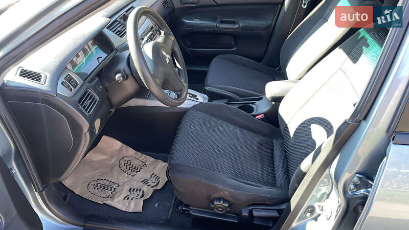 Седан Mitsubishi Lancer 2008 в Виннице