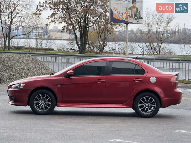 Седан Mitsubishi Lancer 2014 в Днепре