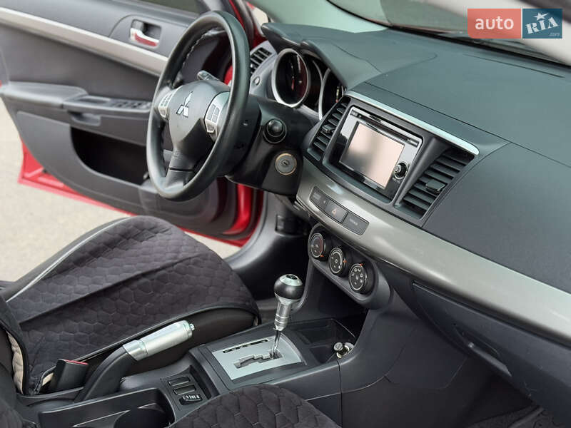 Седан Mitsubishi Lancer 2014 в Днепре