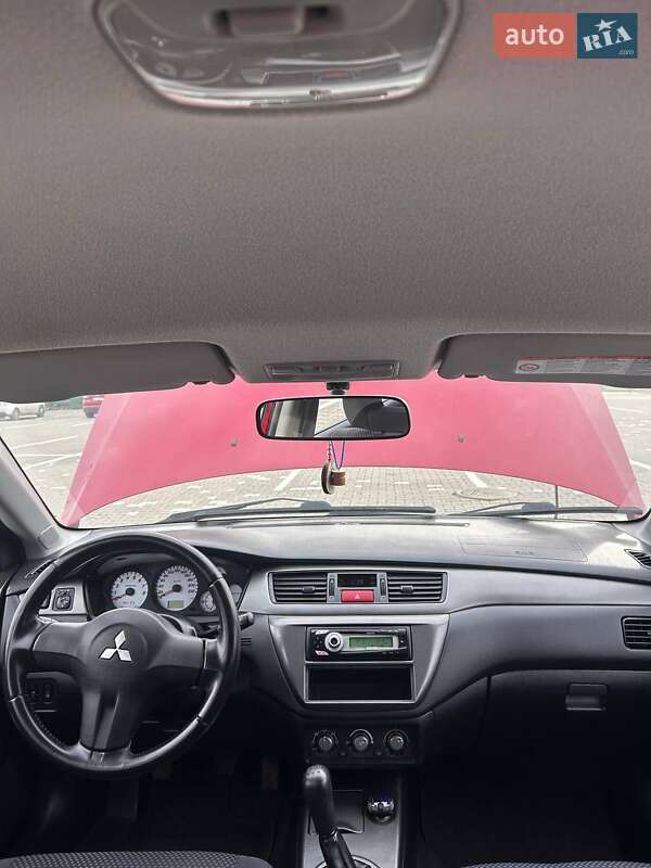 Седан Mitsubishi Lancer 2007 в Черновцах