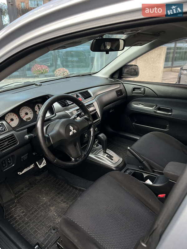 Седан Mitsubishi Lancer 2006 в Ирпене