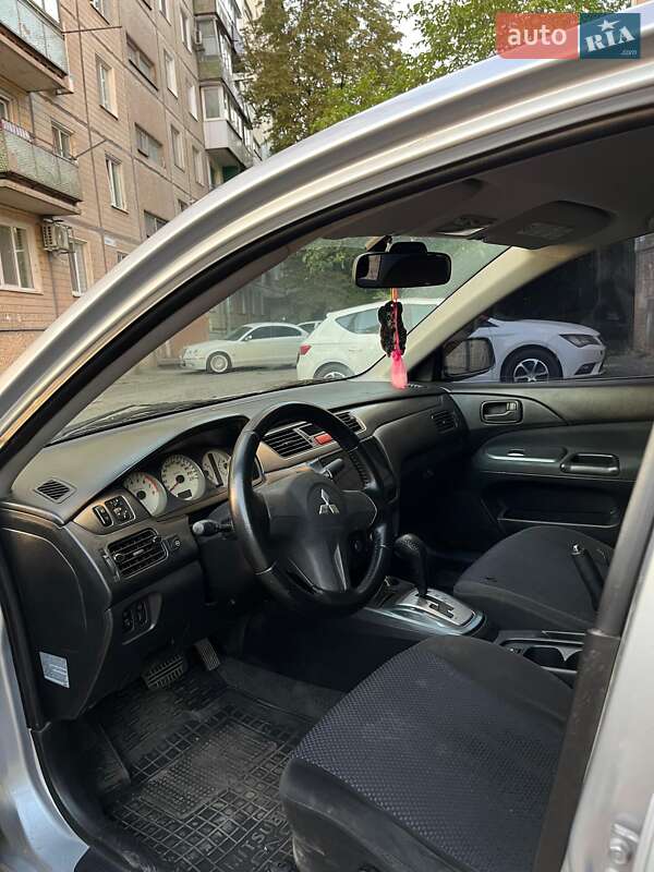 Седан Mitsubishi Lancer 2006 в Кривому Розі