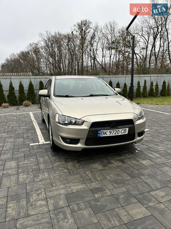 Седан Mitsubishi Lancer 2008 в Луцке