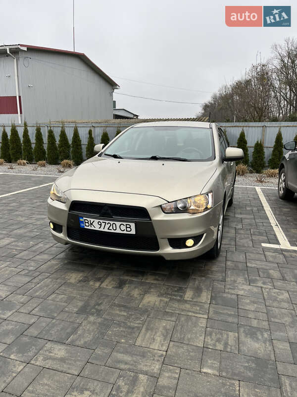 Седан Mitsubishi Lancer 2008 в Луцке