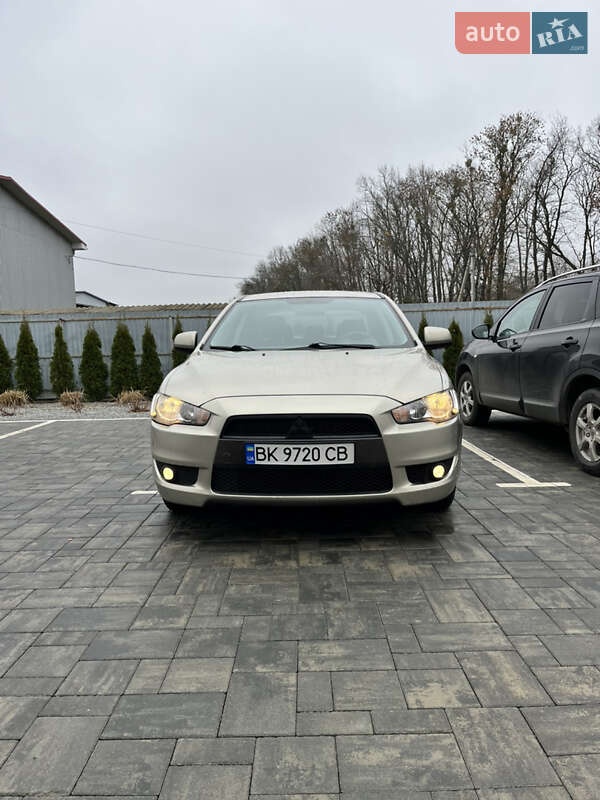 Седан Mitsubishi Lancer 2008 в Луцке