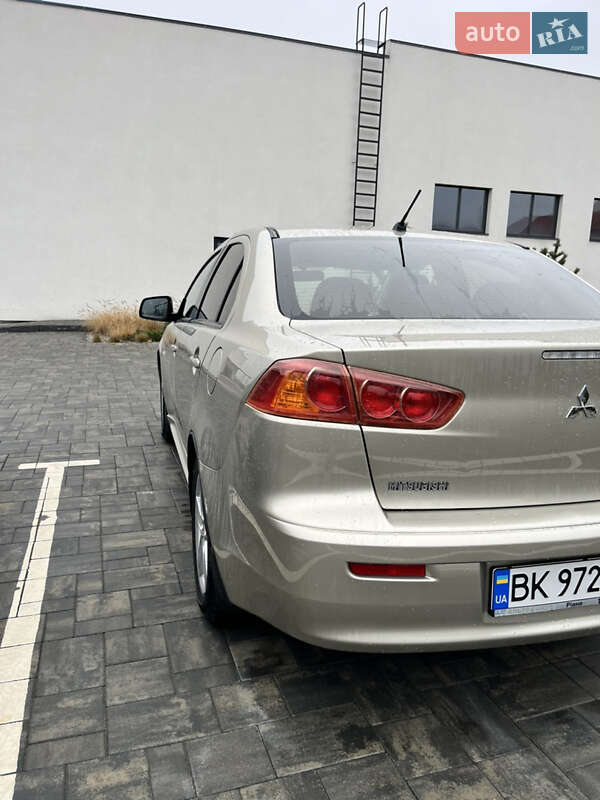 Седан Mitsubishi Lancer 2008 в Луцке