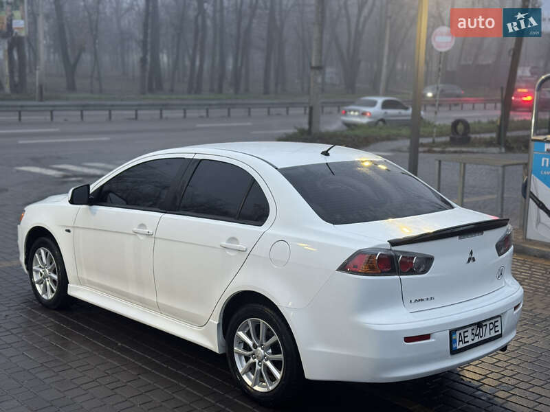 Седан Mitsubishi Lancer 2015 в Дніпрі