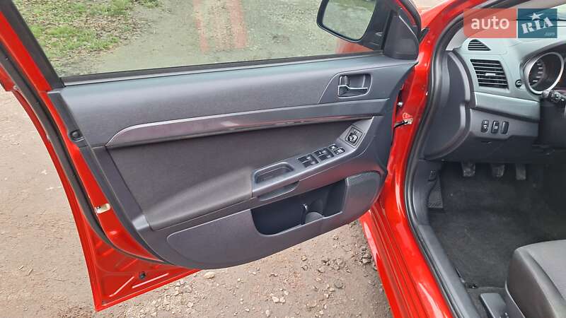 Седан Mitsubishi Lancer 2009 в Смілі