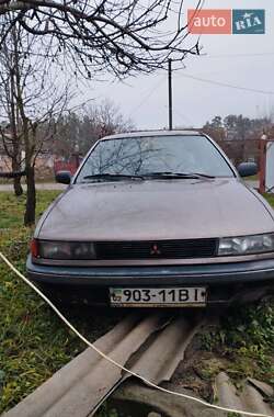 Ліфтбек Mitsubishi Lancer 1990 в Вінниці