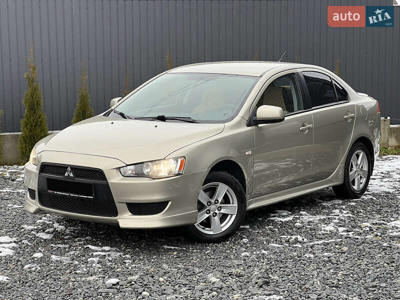 Седан Mitsubishi Lancer 2009 в Львове