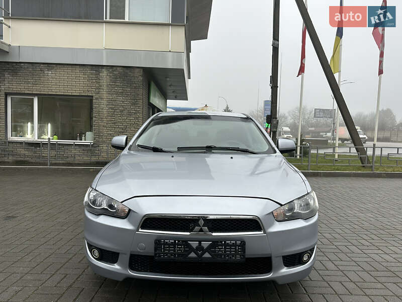 Седан Mitsubishi Lancer 2009 в Харкові