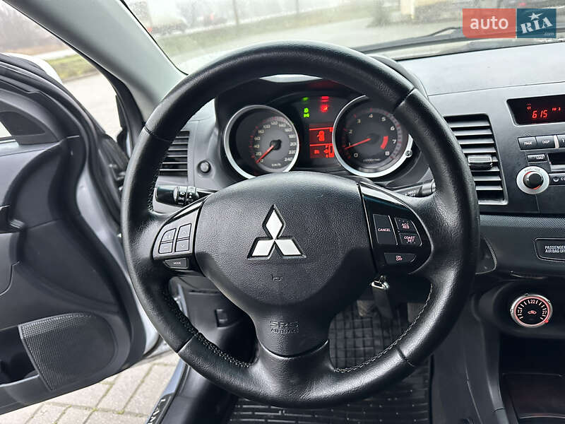 Седан Mitsubishi Lancer 2009 в Харкові