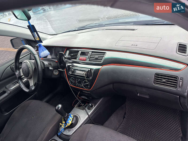 Седан Mitsubishi Lancer 2006 в Миколаєві