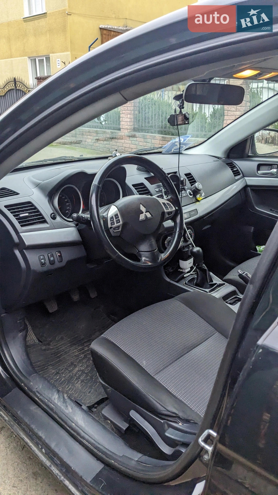 2010 Mitsubishi Lancer - мініатюра 2