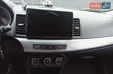 Седан Mitsubishi Lancer 2011 в Черкасах
