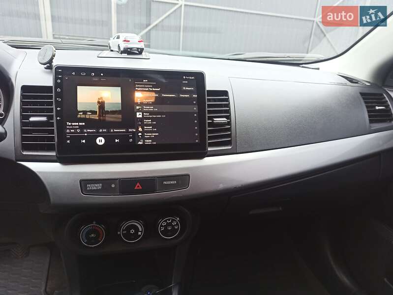 Седан Mitsubishi Lancer 2011 в Черкасах