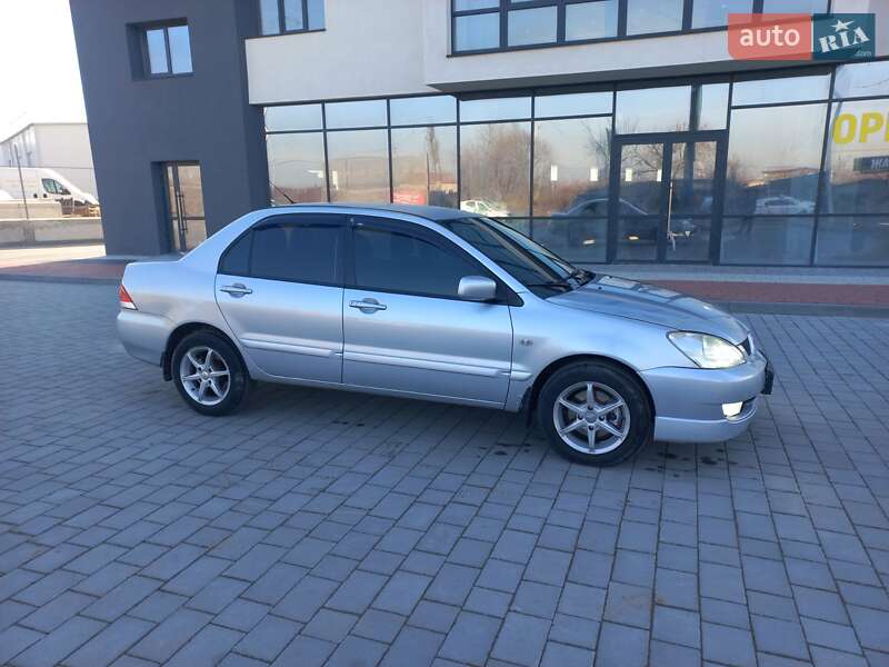 Седан Mitsubishi Lancer 2009 в Ивано-Франковске