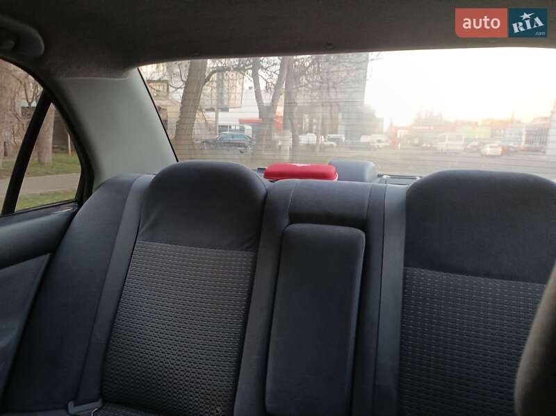 Седан Mitsubishi Lancer 2002 в Одессе
