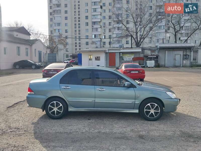 Седан Mitsubishi Lancer 2006 в Николаеве