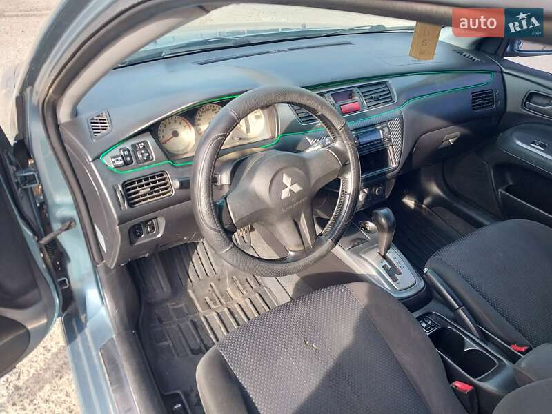 Седан Mitsubishi Lancer 2006 в Николаеве