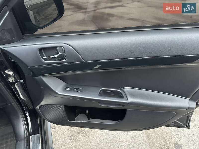 Седан Mitsubishi Lancer 2017 в Києві фото 13 Седан Mitsubishi Lancer 2017 в Києві