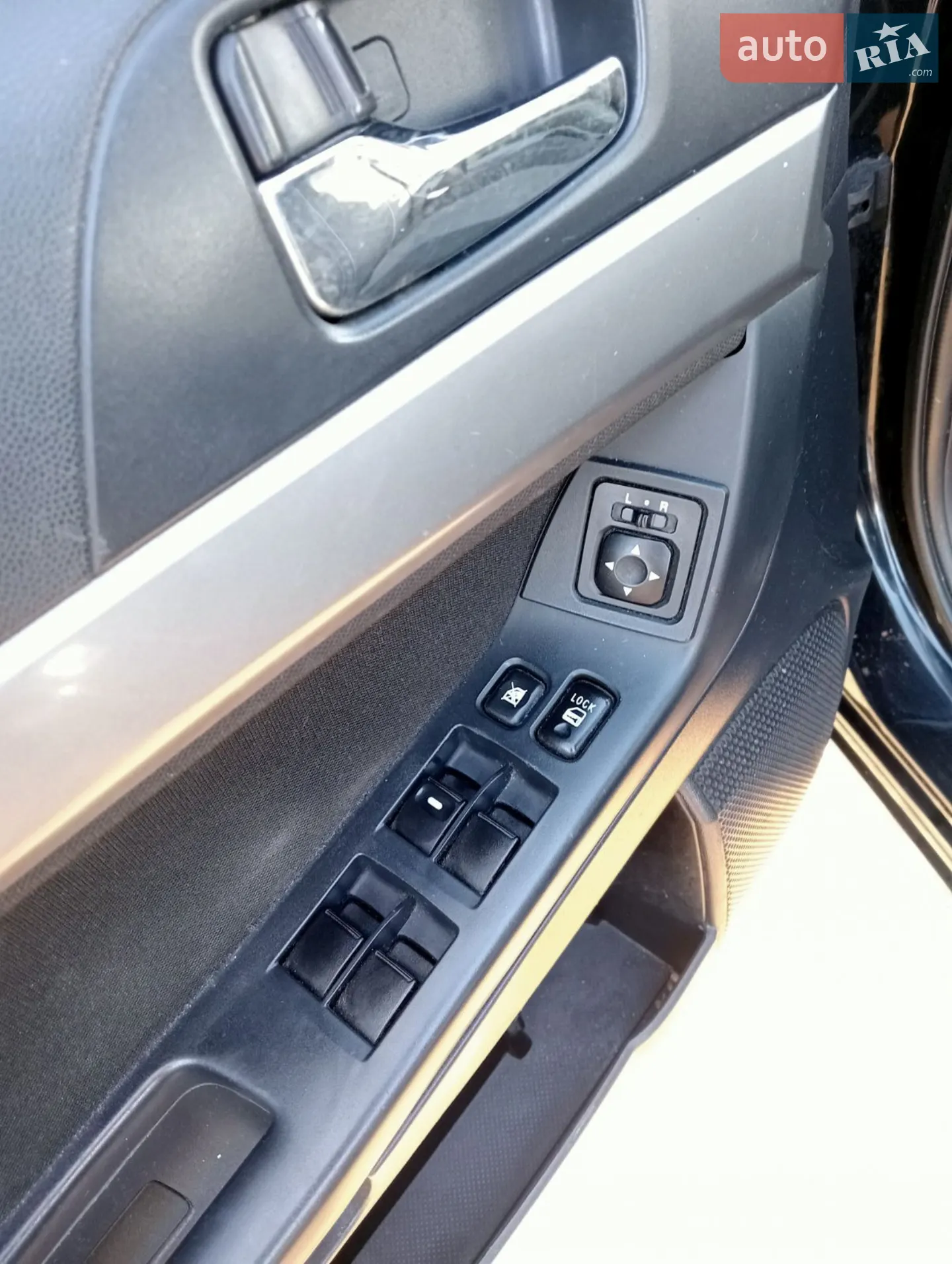 2010 Mitsubishi Lancer - мініатюра 8