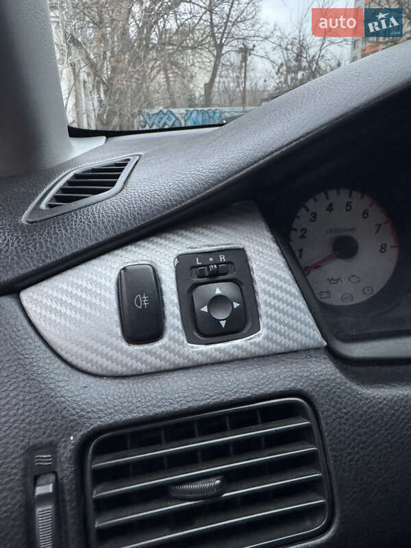 Седан Mitsubishi Lancer 2006 в Киеве
