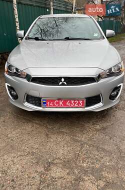 Седан Mitsubishi Lancer 2016 в Умані