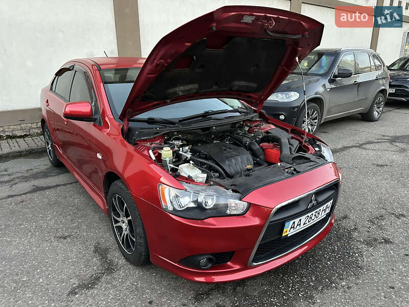 Седан Mitsubishi Lancer 2012 в Києві