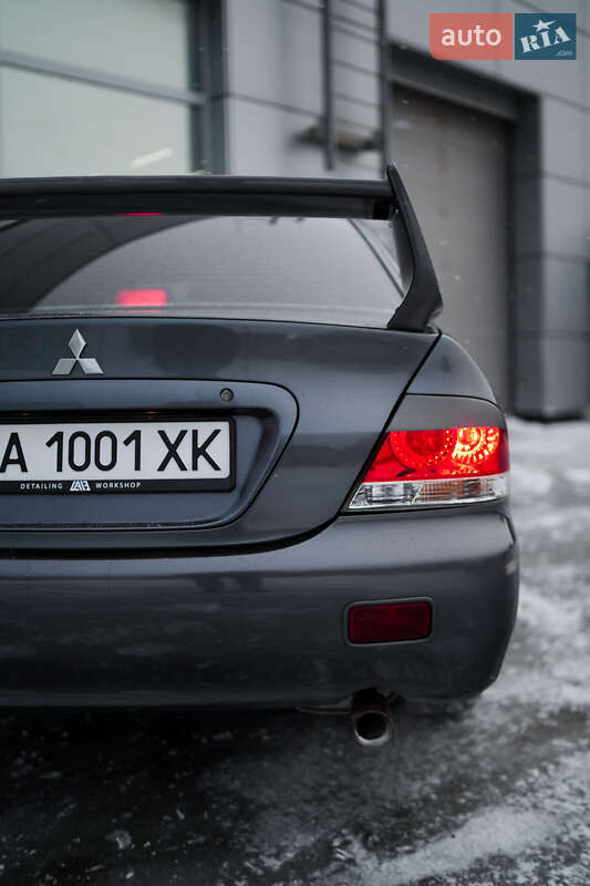Седан Mitsubishi Lancer 2009 в Киеве