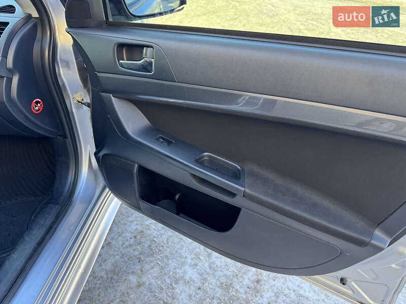 Седан Mitsubishi Lancer 2008 в Смеле