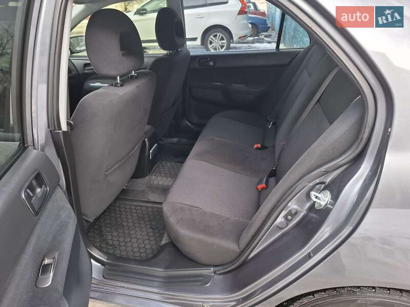 Седан Mitsubishi Lancer 2009 в Киеве